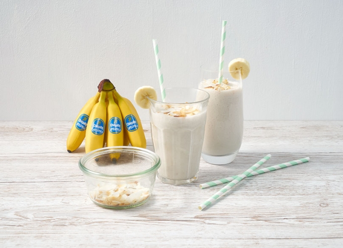 recipies_RE07_dm_0027_Mini_Banana_Coconut_Smoothie_3.jpg
