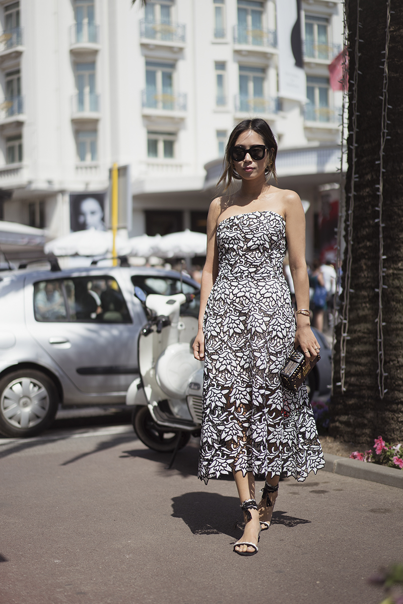 #OOTD: Song of Style Simplifies a Graphic Midi for Day