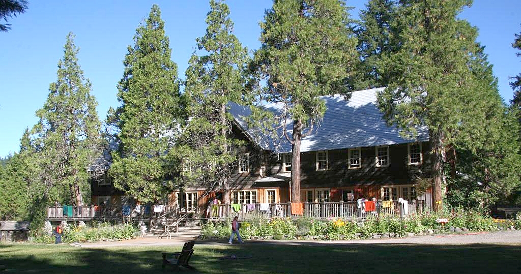 Main_lodge_seen_from_the_front_lawn,_Breitenbush_Hot_Springs_(2008-08-21).jpg