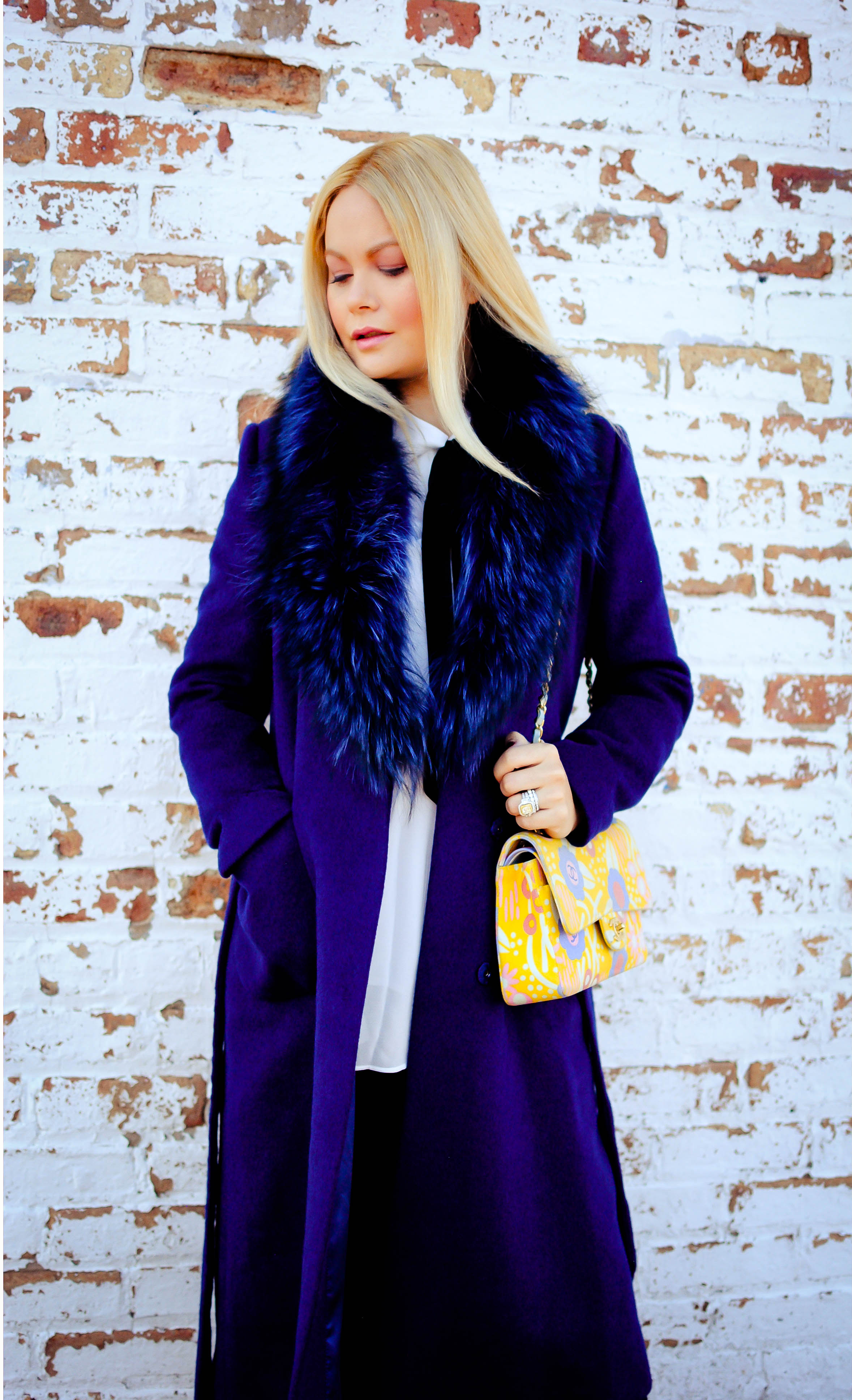 Vanessa-Lambert-blogger-behind-What-Would-V-Wear-wears-a-Osafei-Deep-Blue-Wool-Coat-from-Dezzal-paired-with-a-vintage-Chanel-purse_9.jpg